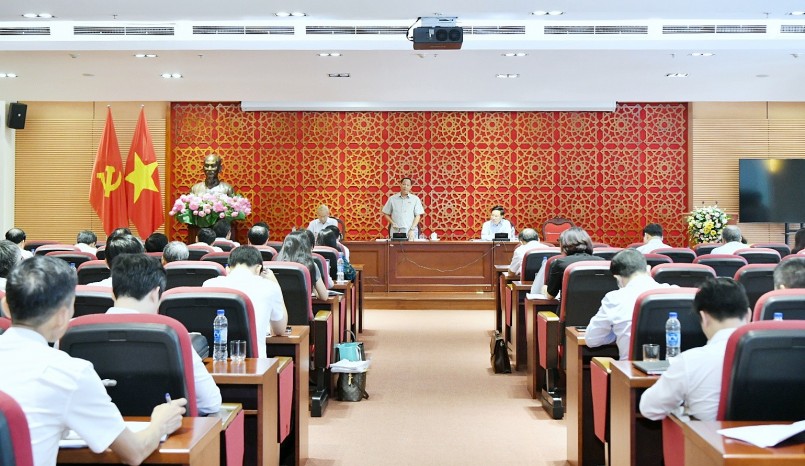 Toàn cảnh Đoàn giám sát của Quốc hội về việc thực hiện chính sách, pháp luật về thực hành tiết kiệm, chống lãng pí làm việc với Chính phủ. Toàn cảnh Đoàn giám sát của Quốc hội về việc thực hiện chính sách, pháp luật về thực hành tiết kiệm, chống lãng pí làm việc với Chính phủ.