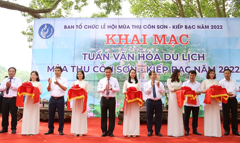 Khai mạc “Tuần Văn hóa - Du lịch mùa thu Côn Sơn - Kiếp Bạc”