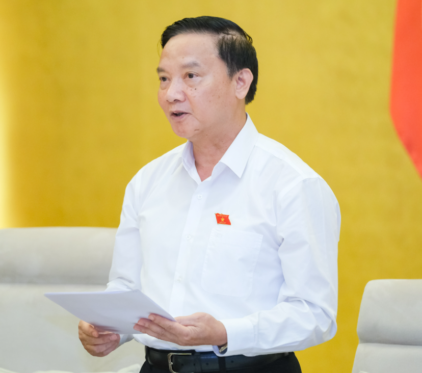 Phó Chủ tịch Quốc hội Nguyễn Khắc Định phát biểu kết luận nội dung phiên họp.