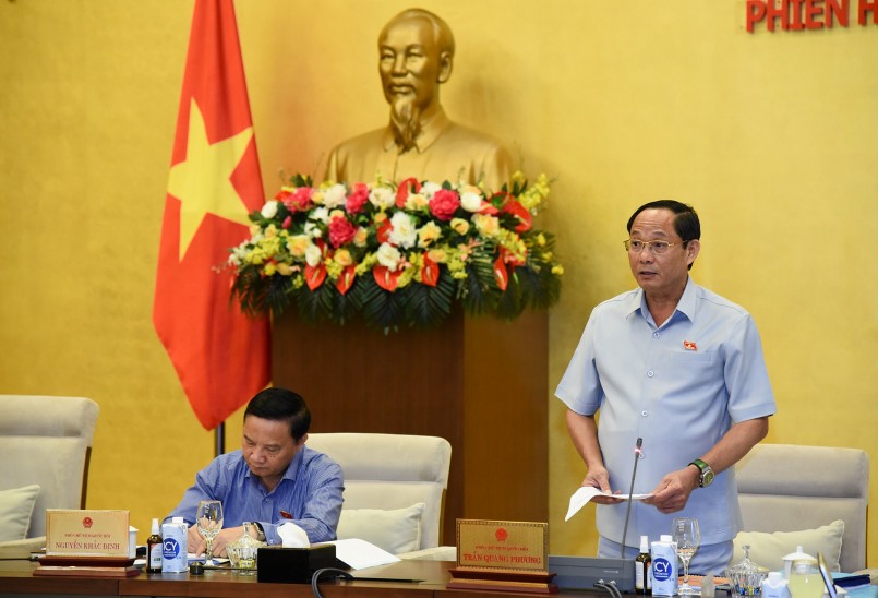 Phó Chủ tịch Quốc hội Trần Quang Phương điều hành phiên họp