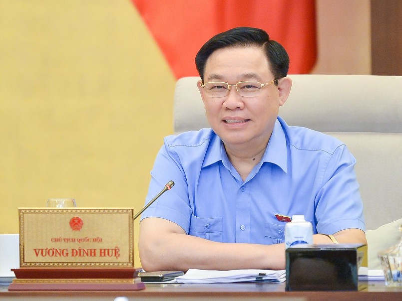 Chủ tịch Quốc hội Vương Đình Huệ cho ý kiến tại phiên họp Chủ tịch Quốc hội Vương Đình Huệ cho ý kiến tại phiên họp
