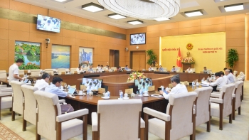 UBTVQH cho ý kiến về tình hình thi hành Hiến pháp, luật, nghị quyết của Quốc hội