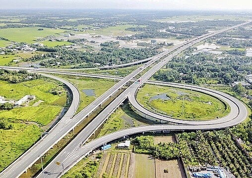 Vị trí giáp ranh TP.HCM và hệ thống cơ sở hạ tầng hiện đại đang hỗ trợ cho sự phát triển BĐS Đức Hòa, Long An.