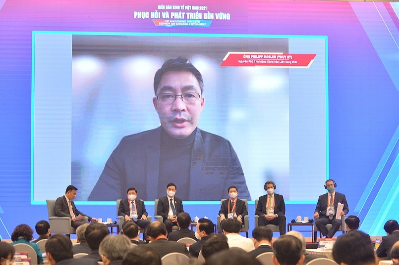 Nguyên Phó Thủ tướng Đức Philipp Rosler nhận định, Việt Nam đã có những bước tiến vượt bậc trong phát triển kinh tế, đồng thời hệ thống pháp luật của Việt Nam rất tốt, các đại biểu Quốc hội Việt Nam luôn lắng nghe những yêu cầu của nền kinh tế