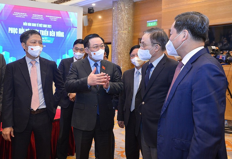 Nguyên Phó Thủ tướng Đức Philipp Rosler nhận định, Việt Nam đã có những bước tiến vượt bậc trong phát triển kinh tế, đồng thời hệ thống pháp luật của Việt Nam rất tốt, các đại biểu Quốc hội Việt Nam luôn lắng nghe những yêu cầu của nền kinh tế