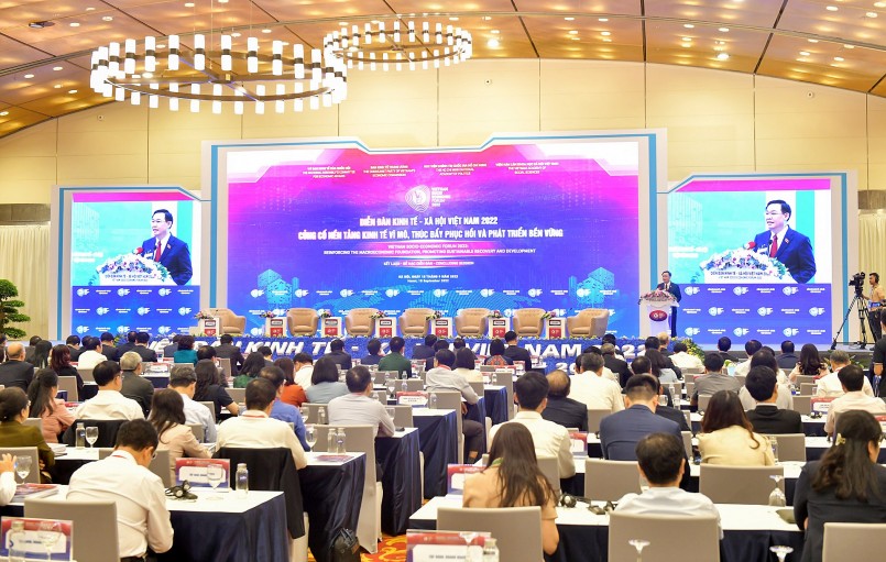Quang cảnh phiên bế mạc Diễn đàn Kinh tế - Xã hội Việt Nam