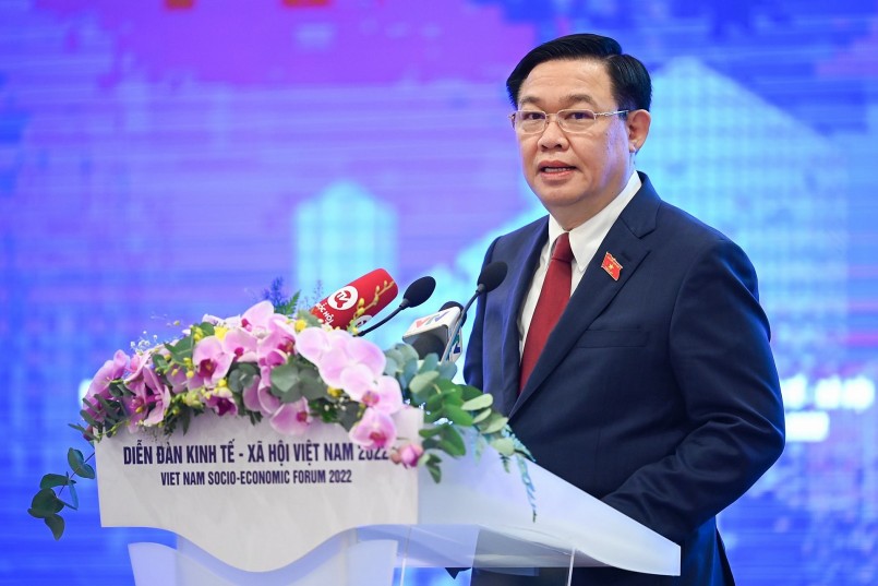 Chủ tịch Quốc hội Vương Đình Huệ phát biểu bế mạc Diễn đàn Kinh tế - Xã hội Việt Nam 2022 Chủ tịch Quốc hội Vương Đình Huệ phát biểu bế mạc Diễn đàn Kinh tế - Xã hội Việt Nam 2022