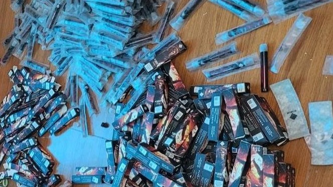 Triệt phá kho thuốc lá điện tử không rõ nguồn gốc