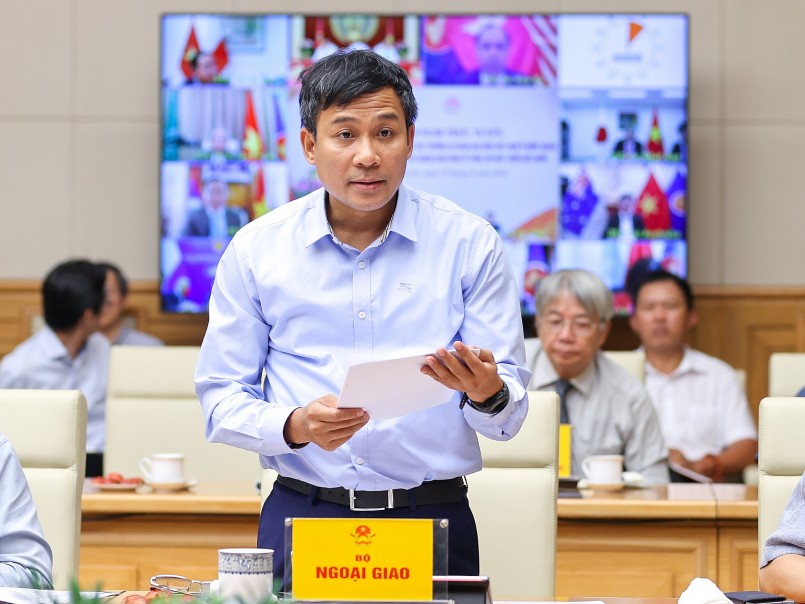 Trong Báo cáo công tác ngoại giao kinh tế năm 2022, Bộ Ngoại giao nêu 6 trọng tâm cho công tác ngoại giao kinh tế của Bộ trong thời gian tới. Ảnh: VGP Trong Báo cáo công tác ngoại giao kinh tế năm 2022, Bộ Ngoại giao nêu 6 trọng tâm cho công tác ngoại giao kinh tế của Bộ trong thời gian tới. Ảnh: VGP