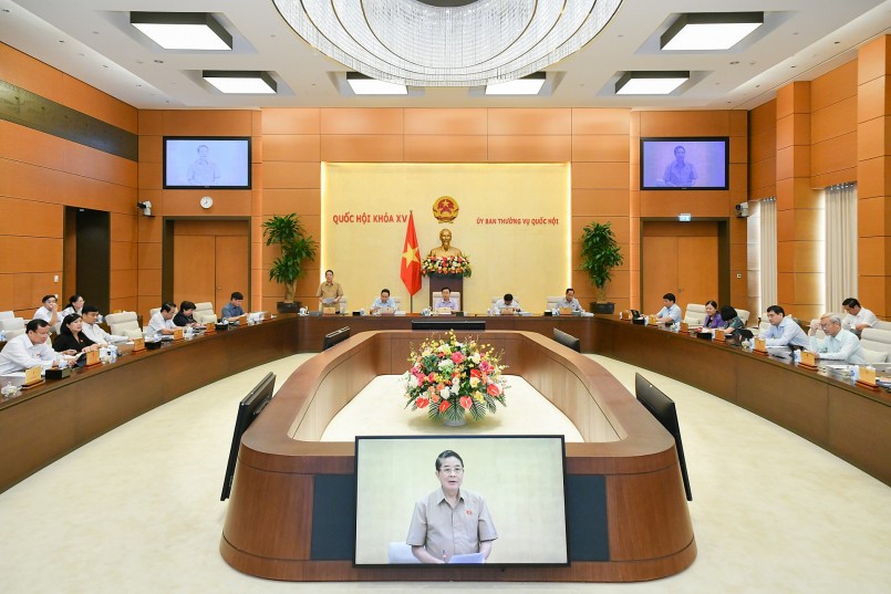 Phó Chủ tịch Quốc hội Nguyễn Đức Hải điều hành phiên họp