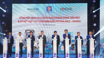 Petrolimex ra mắt dịch vụ thanh toán không dùng tiền mặt