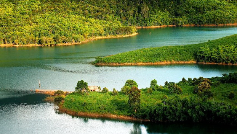 Xây dựng hệ thống chính sách pháp luật đồng bộ, tổng hợp, thống nhất về tài nguyên nước, đảm bảo an ninh tài nguyên nước