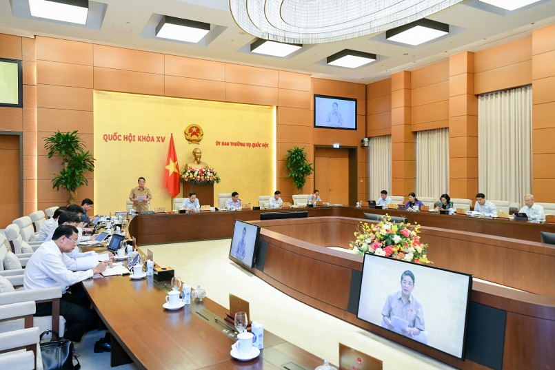 Toàn cảnh Phiên họp chuyên đề pháp luật của Ủy ban Thường vụ Quốc hội cho ý kiến về dự án Luật Đấu thầu (sửa đổi)