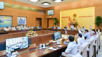 Thông qua Nghị quyết sửa đổi tiêu chuẩn, phân loại đơn vị hành chính