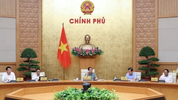 Thủ tướng chủ trì phiên họp Chính phủ về xây dựng pháp luật và ổn định kinh tế vĩ mô
