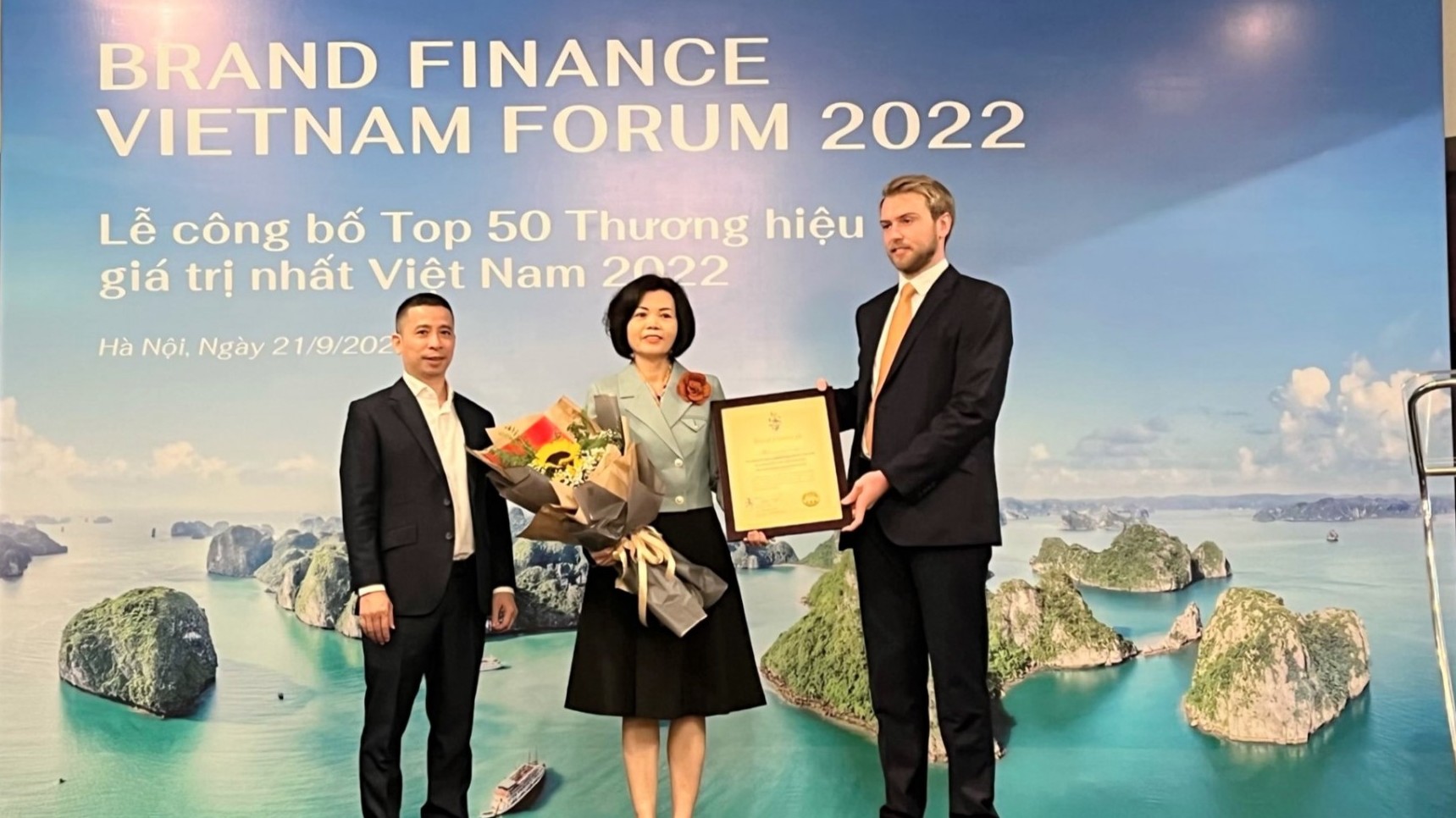 Vinamilk là thương hiệu thực phẩm có giá trị nhất Việt Nam và là thương hiệu sữa lớn thứ 6 thế giới