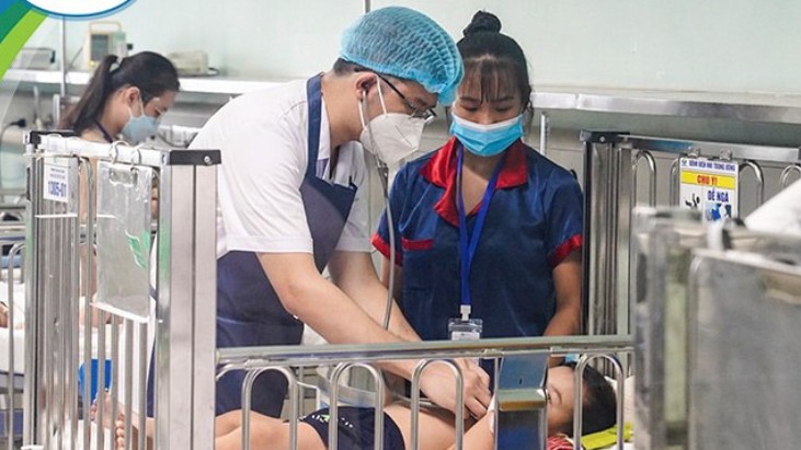 Trẻ nhiễm virus Adeno, khi nào cần nhập viện điều trị nội trú?