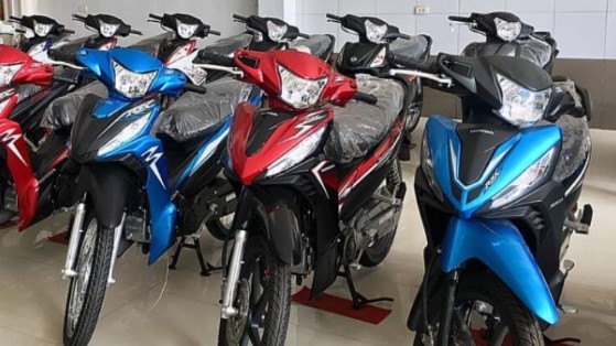 Cập nhật giá xe máy Honda Wave RSX ngày cuối tháng