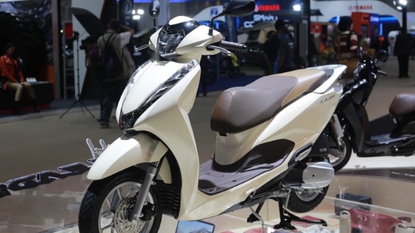 Hàng loạt xe máy nhà Honda "rủ nhau" tăng giá