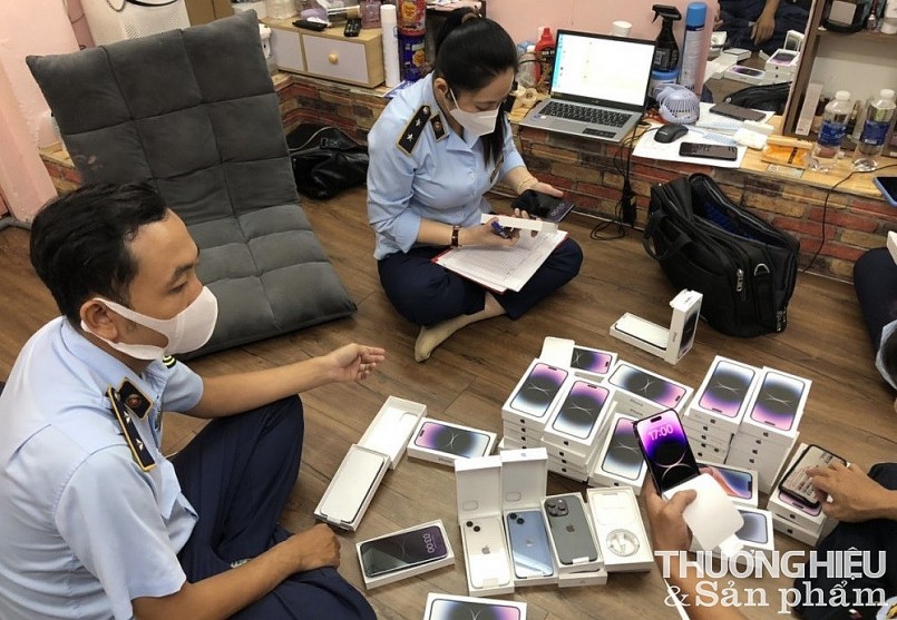 TP. Hồ Chí Minh:Lập biên bản Tạm giữ lô iPhone 14 không có hóa đơn trị giá hàng tỷ đồng