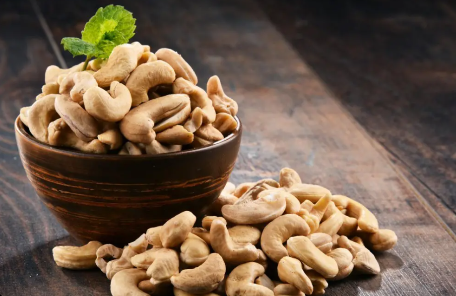 Hạt điều nhập khẩu giảm mạnh