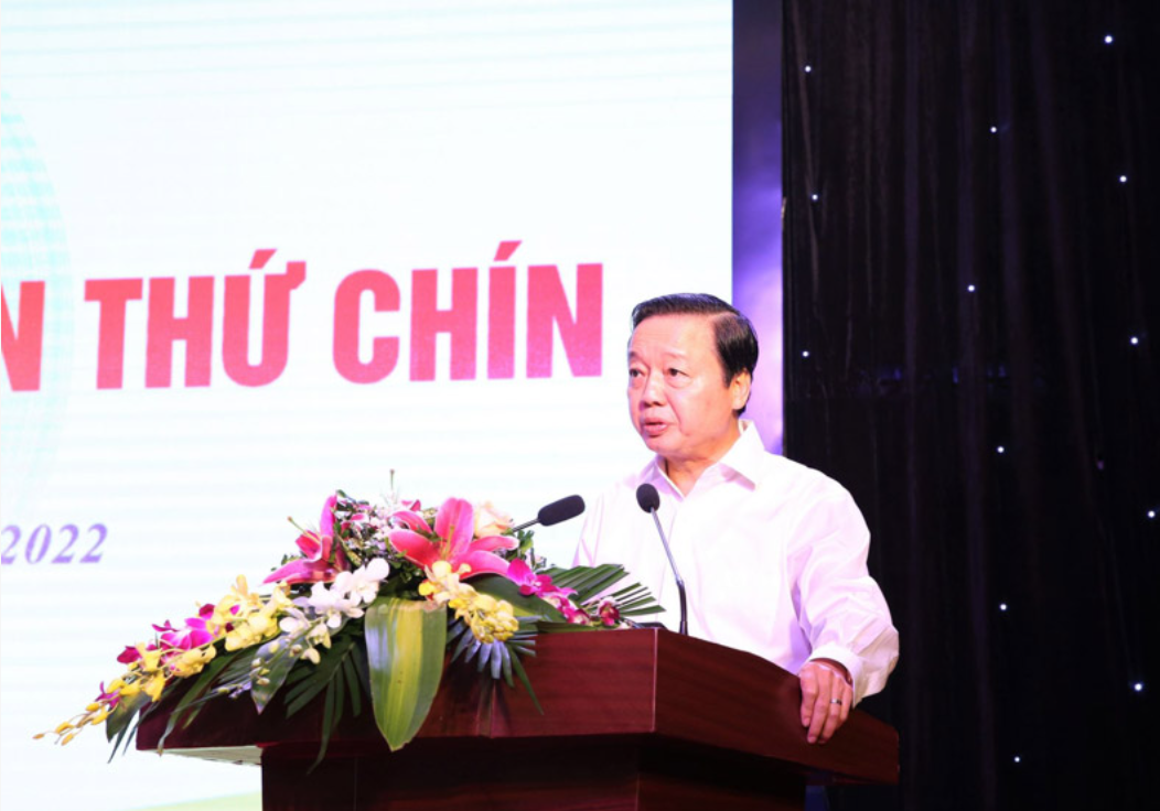 Bộ trưởng Tài nguyên và Môi trường Trần Hồng Hà phát biểu tại phiên họp