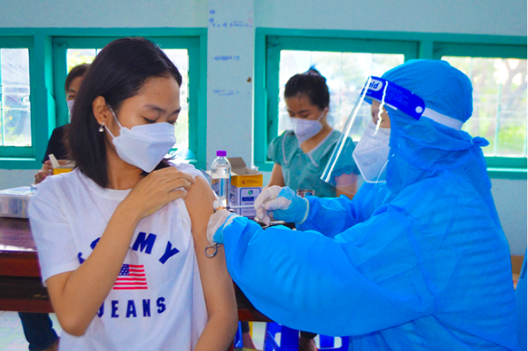 Chính phủ đề nghị Quốc hội cho phép tiếp tục thực hiện một số biện pháp chống dịch COVID-19 đến 31/12/2023. Chính phủ đề nghị Quốc hội cho phép tiếp tục thực hiện một số biện pháp chống dịch COVID-19 đến 31/12/2023.