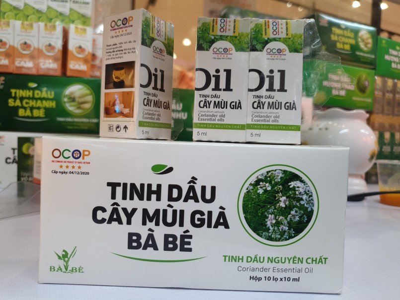 Tinh dầu mùi già Bà Bé mang đậm nét “hương đồng gió nội”