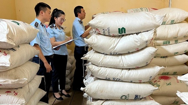 Quảng Bình: Phát hiện 07 tấn đường Thái Lan nhập lậu