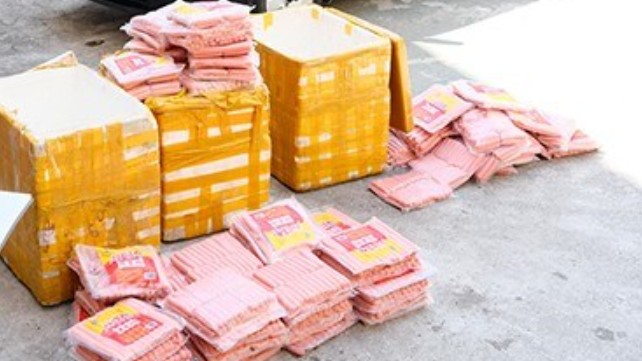 Quảng Ninh: Tiêu hủy 200kg xúc xích không rõ nguồn gốc
