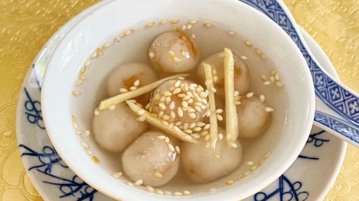 Ẩm thức Huế: Độc lạ thức uống có nhân thịt lợn