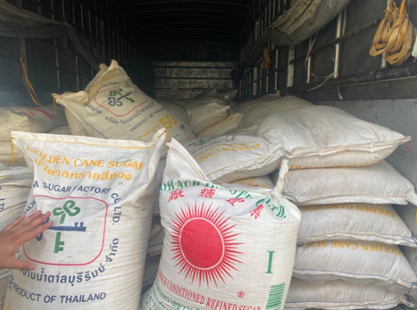 Quảng Bình: Tạm giữ 14,5 tấn đường kính có dấu hiệu nhập lậu