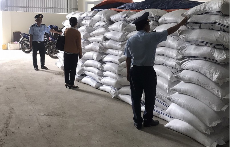 Kiểm tra hàng hóa tại 