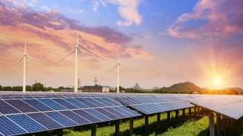 Xây dựng khung giá phát điện nhà máy điện mặt trời, điện gió