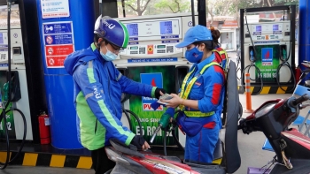 Chiết khấu kinh doanh xăng dầu phụ thuộc vào cung cầu thị trường