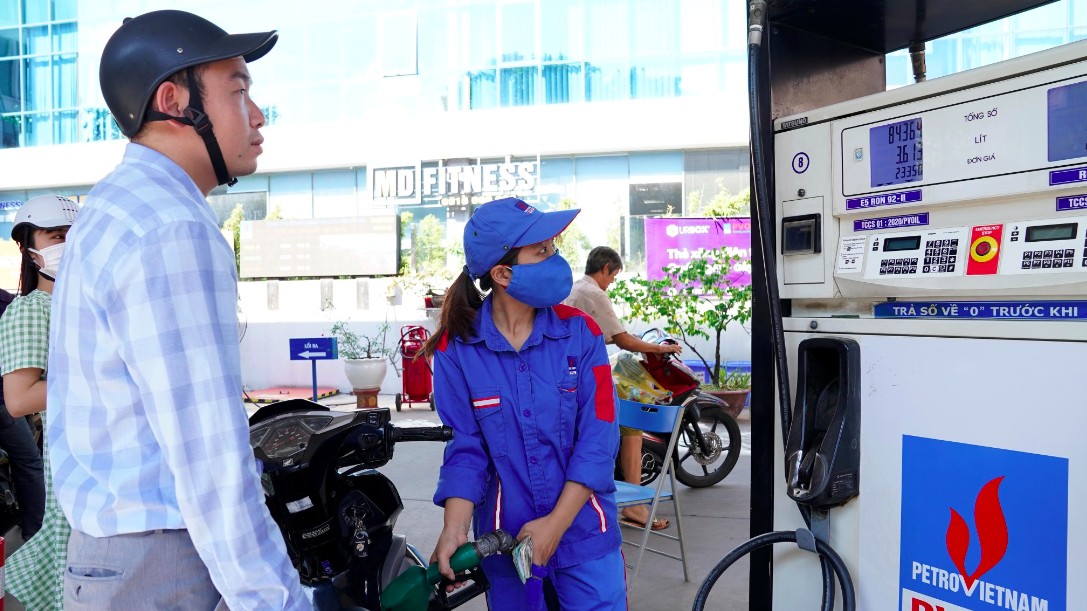 Giá xăng dầu hôm nay 10/10/2022: Dầu thô diễn biến trái chiều