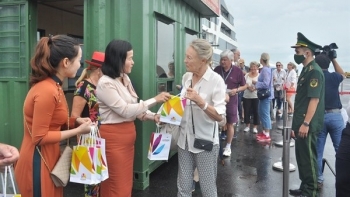 Tổ chức chào đón chuyến tàu du lịch Le Lapérouse tới vùng biển Đà Nẵng