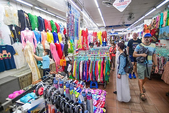 Tiểu thương tung nhiều sản phẩm mới Tiểu thương tung nhiều sản phẩm mới