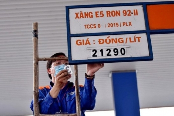 Sau 4 phiên giảm, giá xăng quay đầu tăng 560 đồng/lít