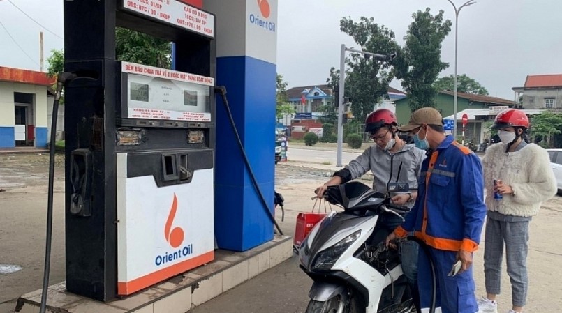 Quản lý và điều hành giá xăng dầu luôn là đề tài được công luận quan tâm. Quản lý và điều hành giá xăng dầu luôn là đề tài được công luận quan tâm.