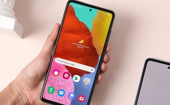 Samsung Galaxy A52s giảm giá sốc, các fan "mừng như được mùa"