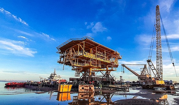 Hạ thủy thành công khối thượng tầng giàn RC-10 mỏ Rồng