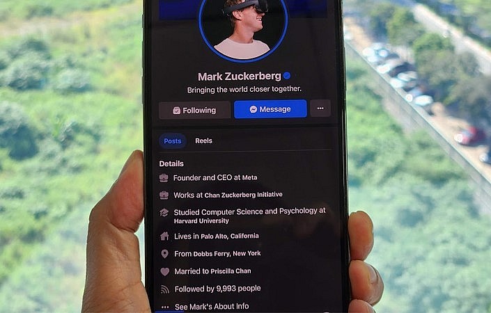 Tài khoản của Mark Zuckerberg còn gần 10.000 lượt theo dõi.