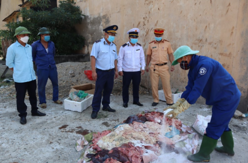 Phú Thọ: Tiêu hủy số lượng lớn nội tạng động vật không rõ nguồn gốc