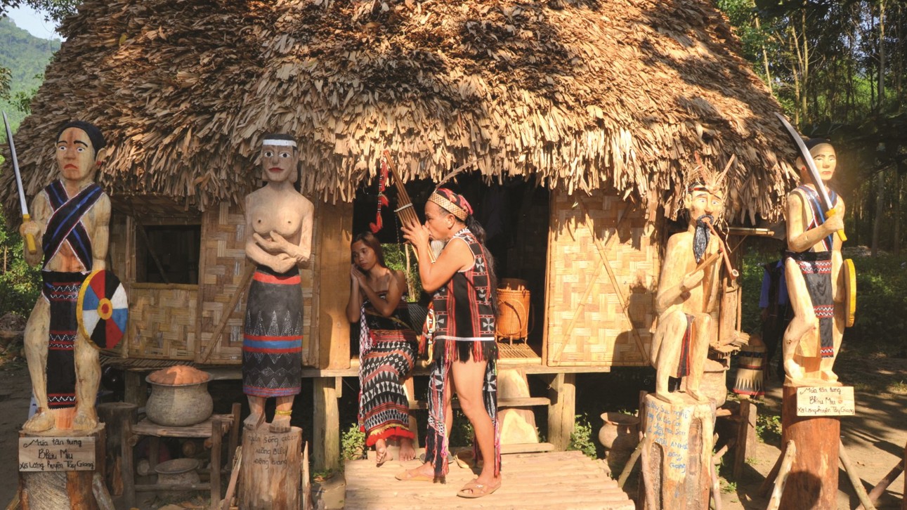 Đà Nẵng: Gìn giữ, bảo tồn và phát huy giá trị văn hóa dân tộc Cơ Tu