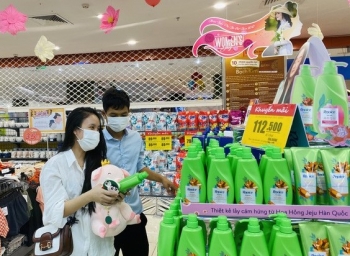 Thị trường quà tặng 20/10 bắt đầu nhộn nhịp, các nhãn hàng “đua nhau” khuyến mại