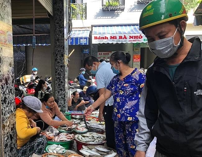 Các loại hải sản cũng tăng giá khoảng 20.000-30.000 đồng/kg