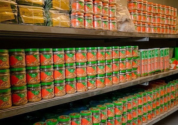 Sản phẩm thịt chua Phú Thọ được đóng hộp để tiện cho người sử dụng.