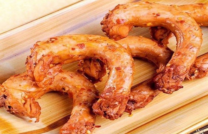 Một số tuyến bạch huyết giải độc đều tập trung ở lớp mỡ dưới da của cổ gà. Một số tuyến bạch huyết giải độc đều tập trung ở lớp mỡ dưới da của cổ gà.