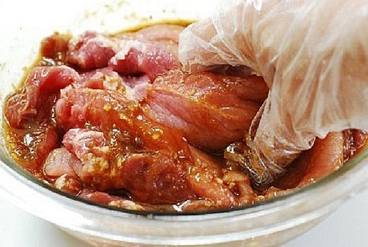 Việc chế biến thịt đúng cách vừa đảm bảo cung cấp đủ chất dinh dưỡng và tránh nguy cơ ung thư. Việc chế biến thịt đúng cách vừa đảm bảo cung cấp đủ chất dinh dưỡng và tránh nguy cơ ung thư.